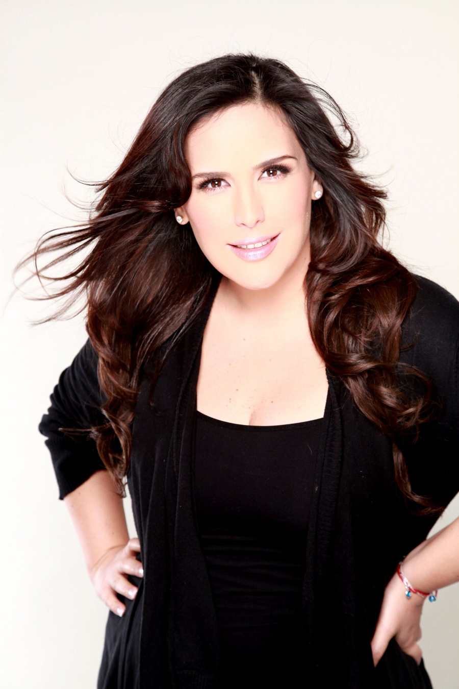 Angélica Vale “lo que un niño necesita para crecer es amor” La